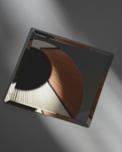 Hommetry lamp on a mirror