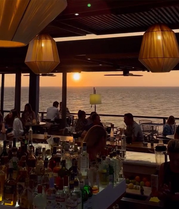 Hommetry lamps, beach bar