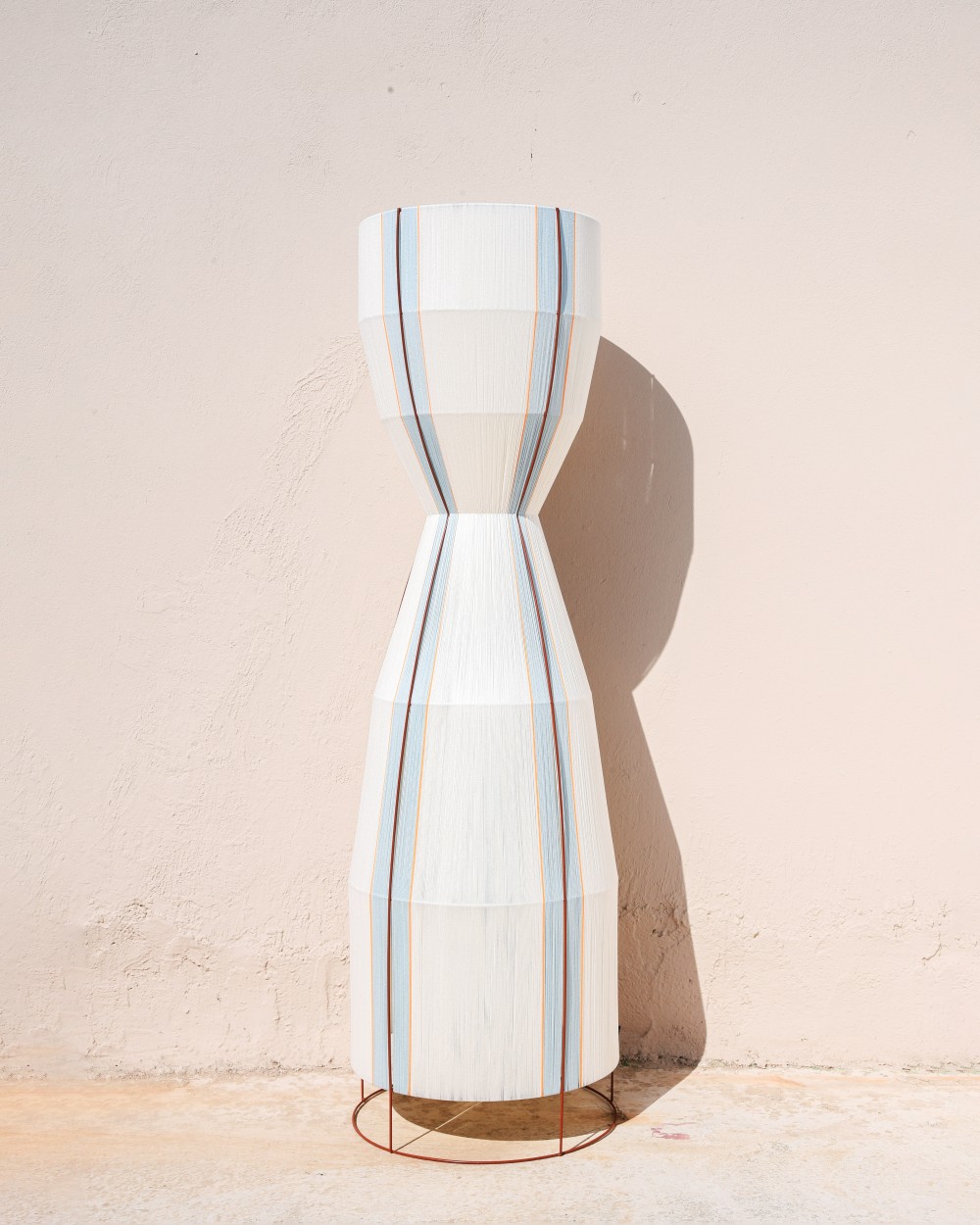 MORPHE sculptural floor lamp by HOMMETRY